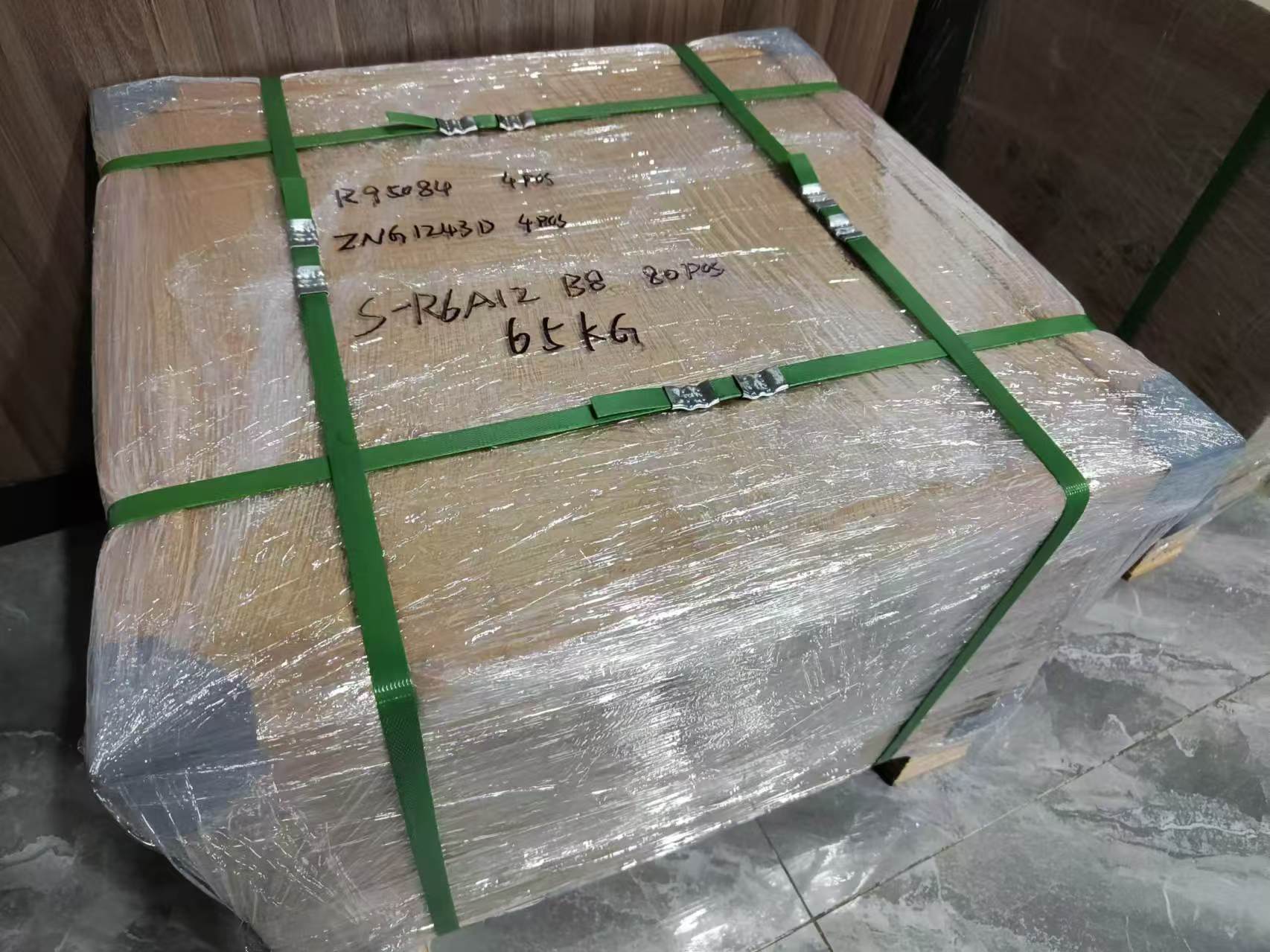 Export crate â wrapped & strapped