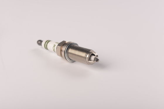 acheter La longue bougie d'allumage de voiture de fil de KH6RJTC remplacent la marque célèbre KH20TT fabrication en ligne