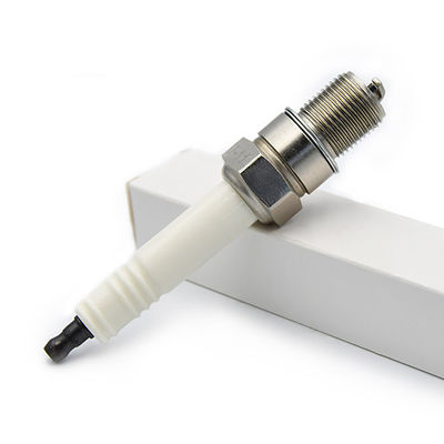 Les stocks disponibles de la bougie d'allumage industrielle R0B12-77 pour le RB77CC