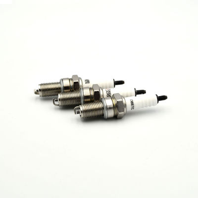La bougie d'allumage de haute qualité de pièces de rechange de moto D8ETC remplacent DP8EA-9 X24EPU9